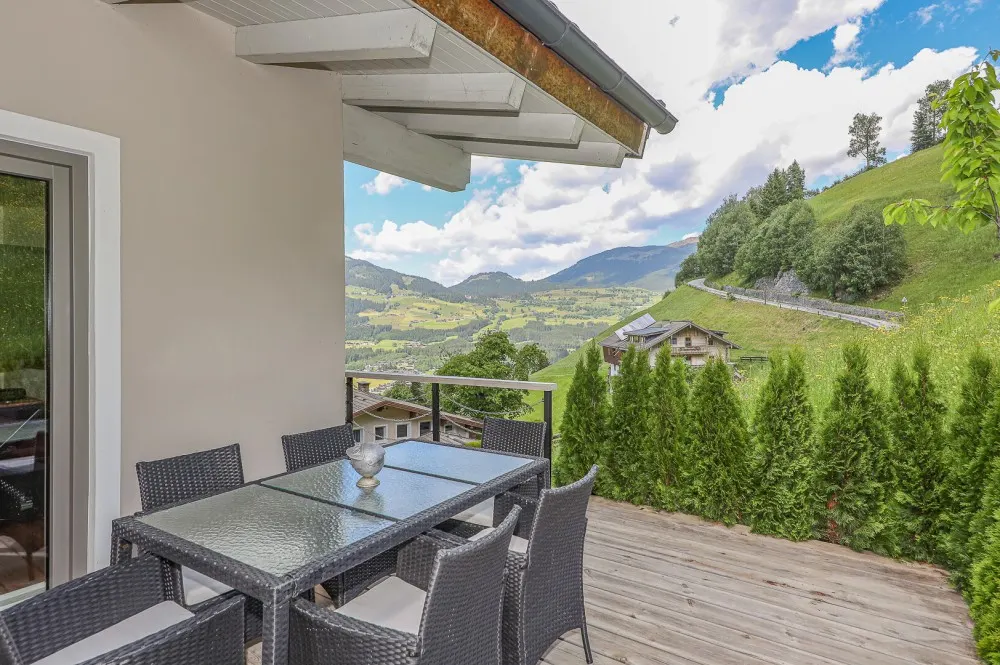 KITZIMMO-Hochwertiges Zweifamilienhaus in unverbaubarer Aussichtslage kaufen - Immobilien Hollersbach.