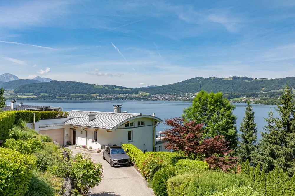 KITZIMMO-Exklusive Villa mit Pool am Traunsee kaufen - Immobilien Gmunden.