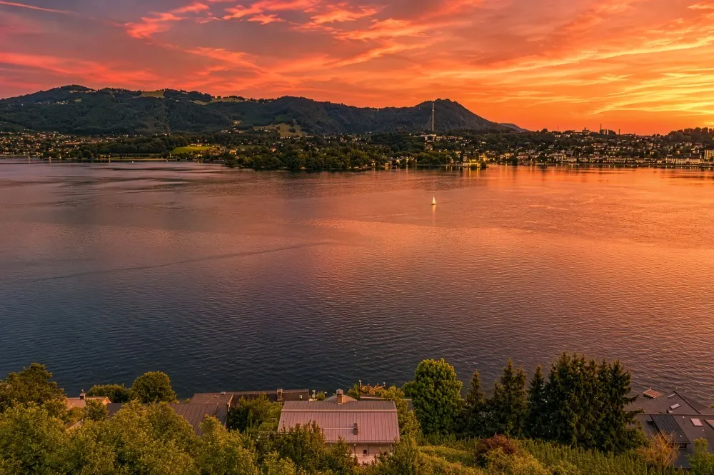 KITZIMMO-Exklusive Villa mit Pool am Traunsee kaufen - Immobilien Gmunden.