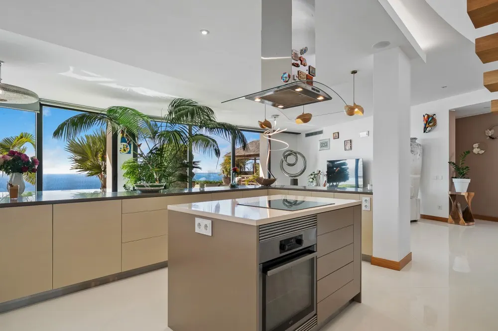 KITZIMMO-Luxusvilla in Madeira kaufen - KITZIMMO Immobilienmakler Kitzbühel.