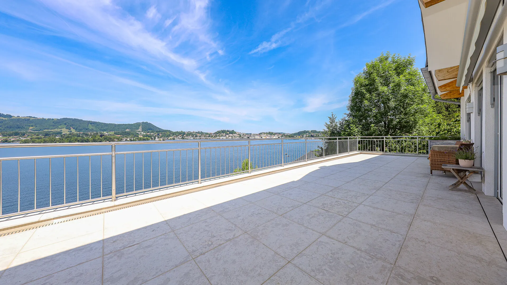 KITZIMMO-Exklusive Villa mit Pool am Traunsee kaufen - Immobilien Gmunden.